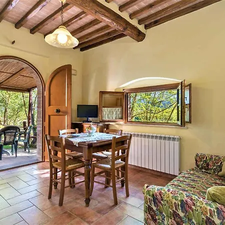 In Casole D'elsa/toskana 24074 * Казоле-д'Эльса